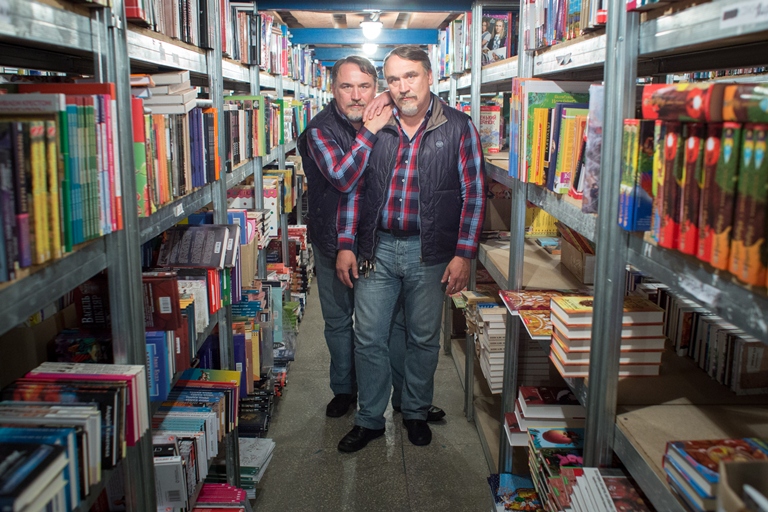 брати капранови